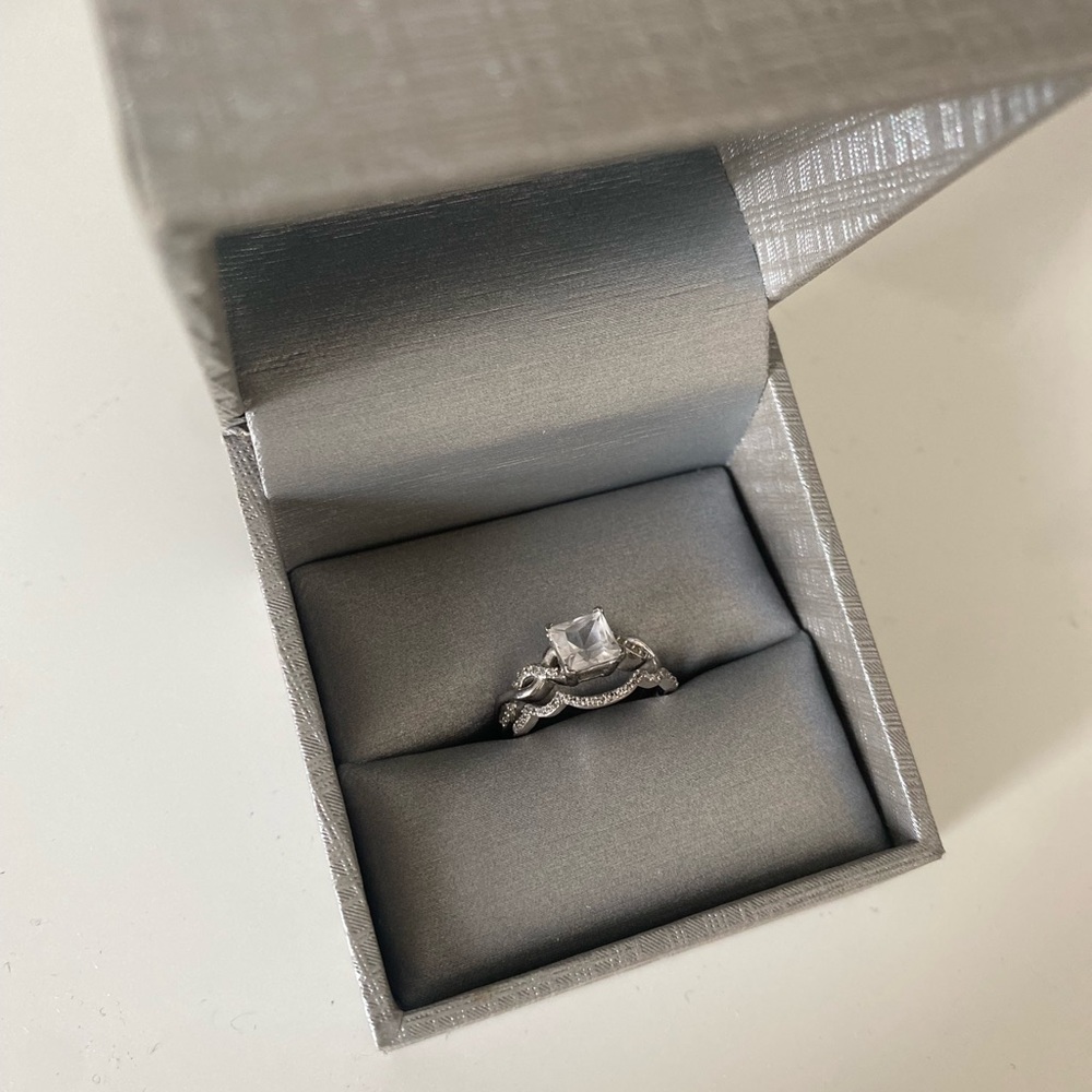 Zales wedding ring size 5